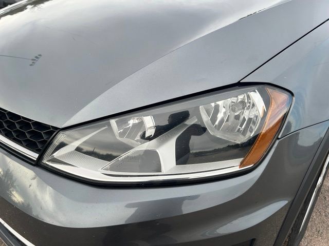Used 2017 Volkswagen Golf Alltrack SE AWD/4WD image 9