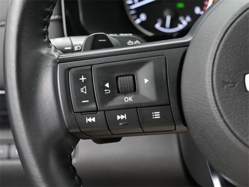 Used 2025 Nissan Pathfinder SV image 21