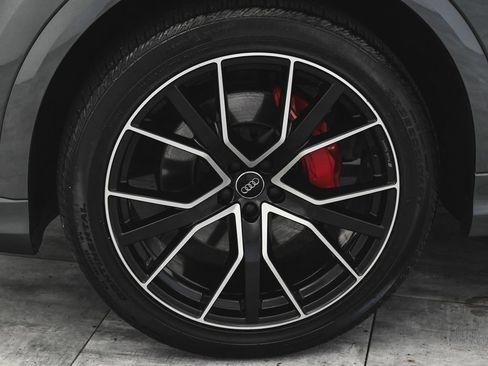 Used 2020 Audi Q8 Prestige AWD/4WD image 7