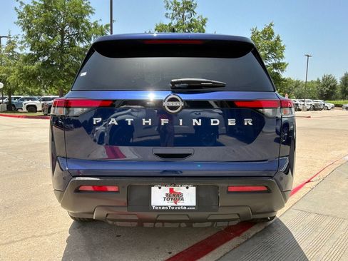 Used 2025 Nissan Pathfinder SV FWD image 7