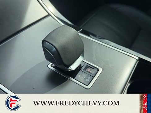 Used 2025 Land Rover Range Rover Velar Dynamic SE image 14