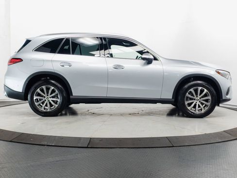 Used 2024 Mercedes-Benz GLC 300 4MATIC w/ Driver Assistance Package image 36