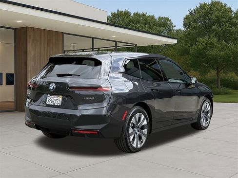 Used 2025 BMW iX xDrive50 w/ Convenience Package image 6