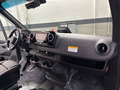 New 2026 Mercedes-Benz Sprinter 2500 image 17