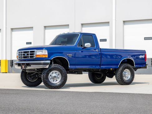 Used 1997 Ford F250 4x4 Regular Cab Heavy Duty image 2