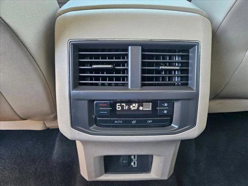 Used 2019 Volkswagen Atlas SE w/ Panoramic Sunroof Package image 17