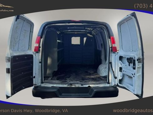 Used 2019 Chevrolet Express 2500 w/ Communications Package RWD image 21