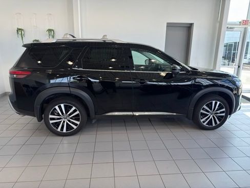 Used 2025 Nissan Pathfinder Platinum AWD/4WD image 46