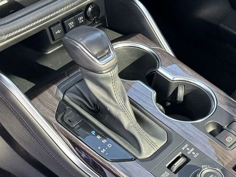 Used 2021 Toyota Highlander Platinum image 22