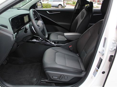 Used 2023 Kia Niro Wind image 18