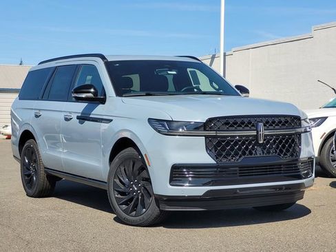 New 2026 Lincoln Navigator Reserve AWD/4WD image 1