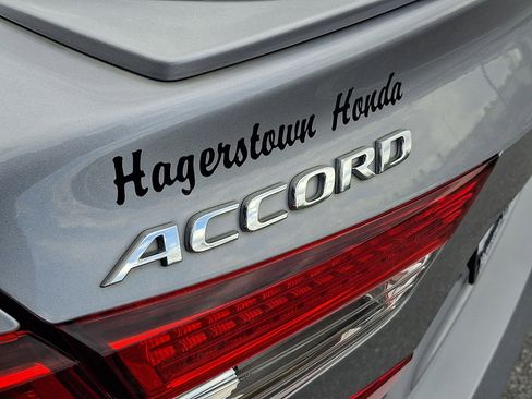 Used 2018 Honda Accord Sport image 31