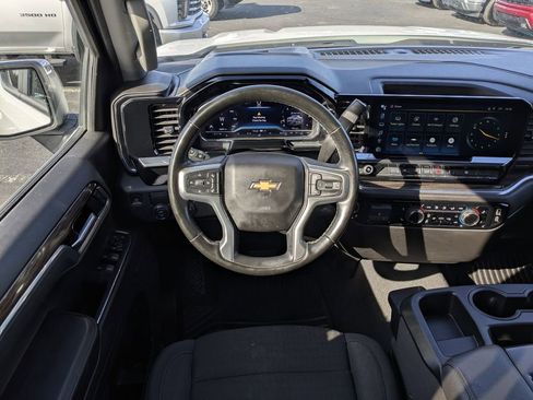 Used 2025 Chevrolet Silverado 1500 LT image 17