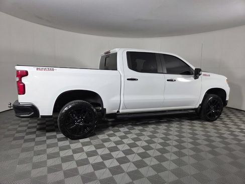 Used 2024 Chevrolet Silverado 1500 LT Trail Boss w/ LT Trail Boss Premium Package AWD/4WD image 4