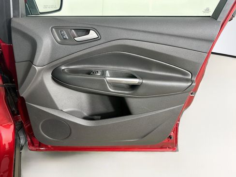 Used 2017 Ford Escape Titanium FWD image 33