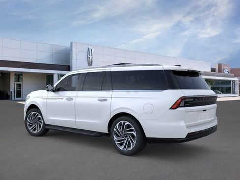 New 2026 Lincoln Navigator L Premier AWD/4WD image 5