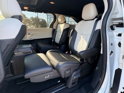 New 2026 Toyota Sienna Platinum AWD/4WD image 12