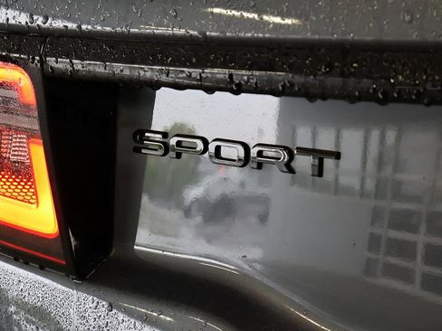 New 2025 Land Rover Discovery Sport Dynamic SE image 19