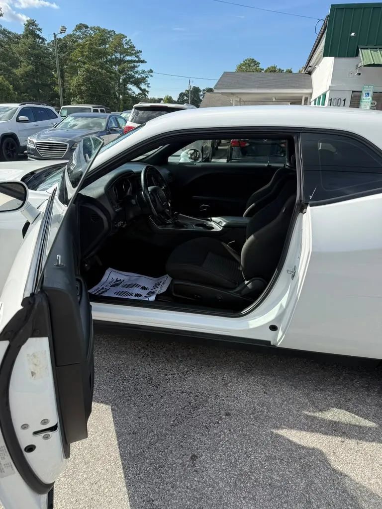 Used 2022 Dodge Challenger GT RWD image 16