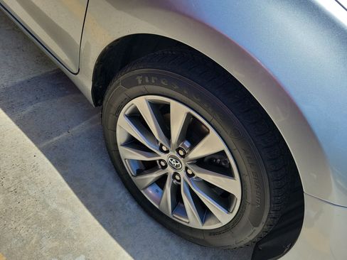 Used 2017 Toyota Camry XLE FWD image 8