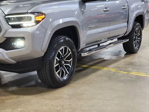 Used 2020 Toyota Tacoma TRD Sport w/ Technology Package RWD image 17