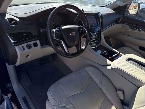 Used 2015 Cadillac Escalade ESV Premium image 23