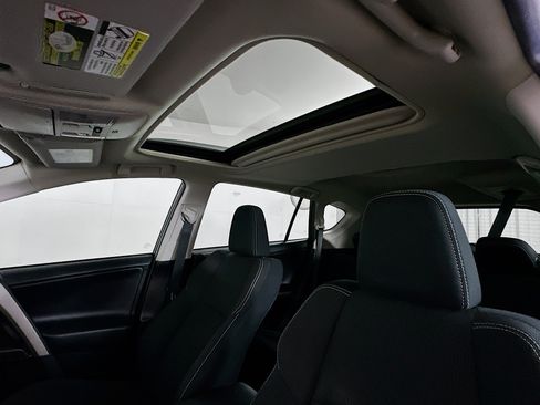 Used 2018 Toyota RAV4 XLE FWD image 26