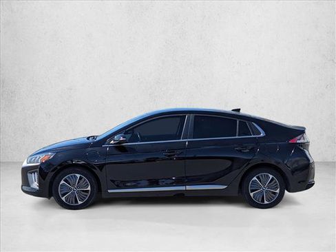 Used 2022 Hyundai Ioniq SEL FWD image 8