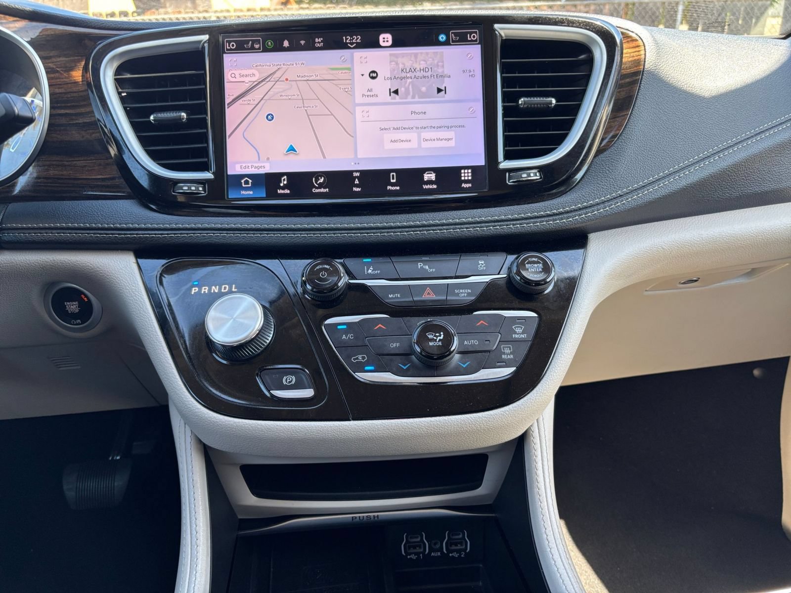 Used 2023 Chrysler Pacifica Limited FWD image 20