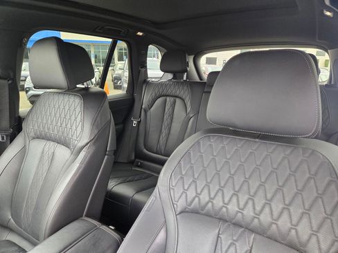 Used 2025 BMW X5 xDrive50e AWD/4WD image 14