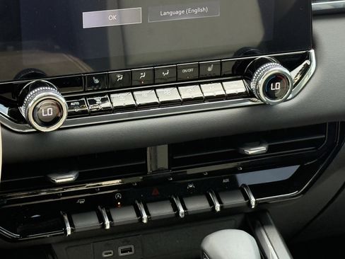 New 2026 GMC Canyon Elevation w/ Convenience Package image 14