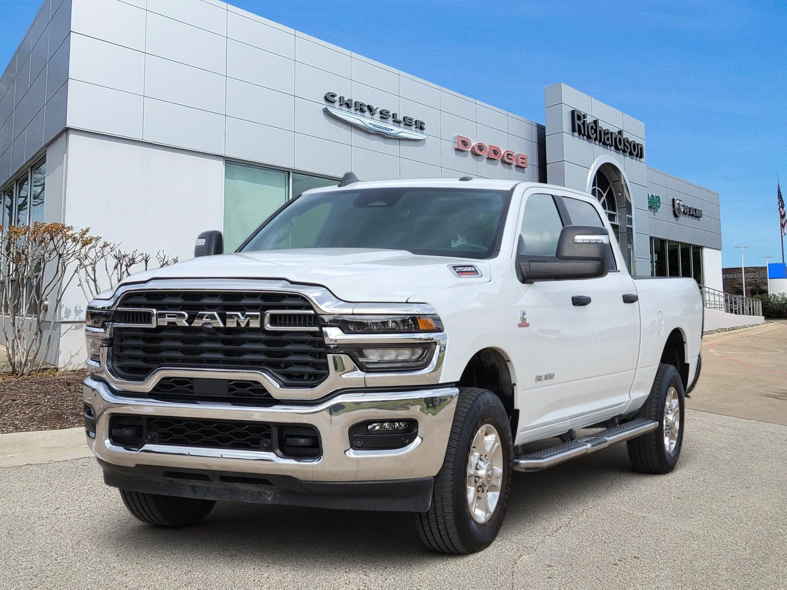 Used 2026 RAM 2500 Big Horn AWD/4WD image 2