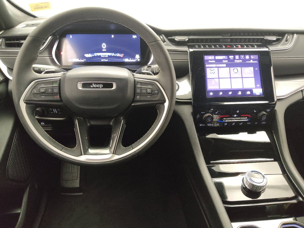 Used 2023 Jeep Grand Cherokee Altitude AWD/4WD image 22