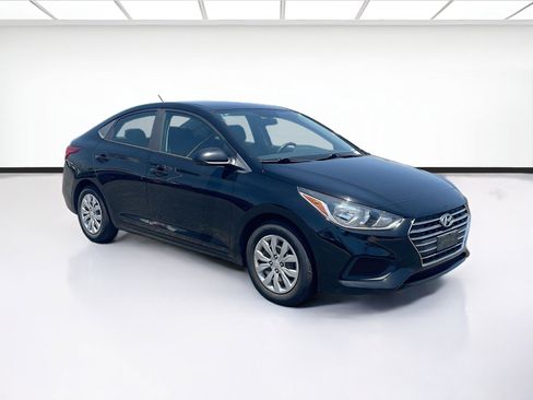 Used 2020 Hyundai Accent SE FWD image 3