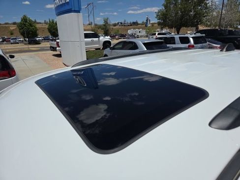 Used 2021 Jeep Grand Cherokee Limited AWD/4WD image 9
