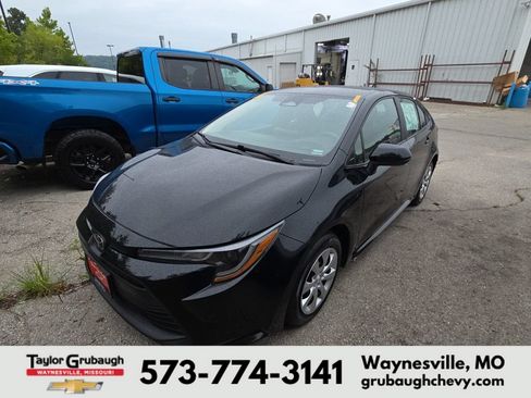 Used 2024 Toyota Corolla LE FWD image 3