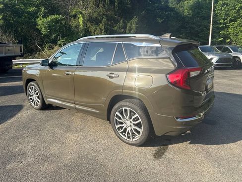 Used 2023 GMC Terrain Denali w/ Denali Premium Package AWD/4WD image 5