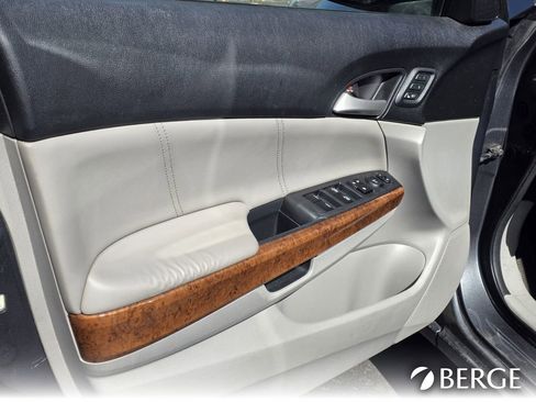 Used 2011 Honda Accord EX-L image 12