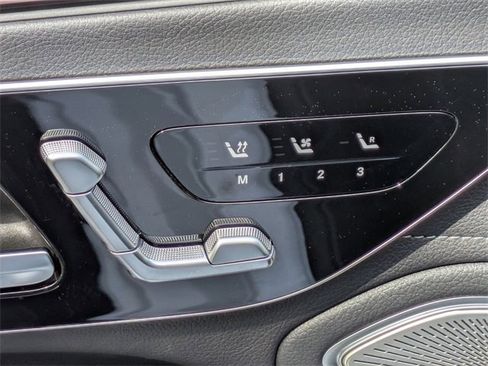 Used 2022 Mercedes-Benz EQS 580 580 image 22