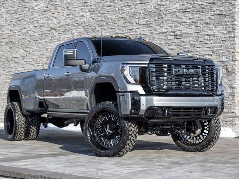 Used 2026 GMC Sierra 3500 Denali Ultimate image 2