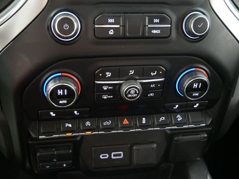 Used 2020 Chevrolet Silverado 1500 RST image 23