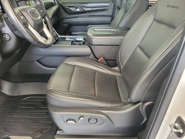 Used 2022 GMC Yukon Denali w/ Denali Premium Package AWD/4WD image 17
