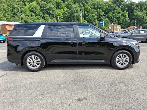 Used 2023 Kia Carnival LX FWD image 7