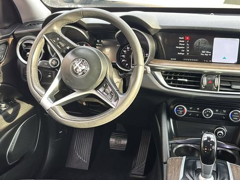 Used 2018 Alfa Romeo Stelvio Ti AWD/4WD image 6