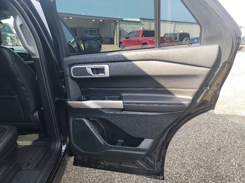 Used 2023 Ford Explorer XLT w/ Equipment Group 202A image 31
