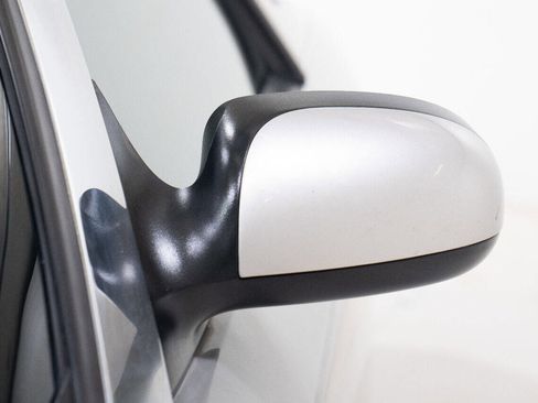 Used 2005 Ford Thunderbird Deluxe image 17