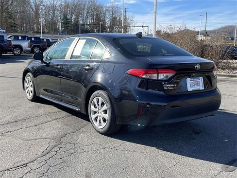 Used 2024 Toyota Corolla LE image 3