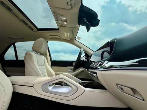 Certified 2025 Mercedes-Benz GLE 450e 4MATIC image 17