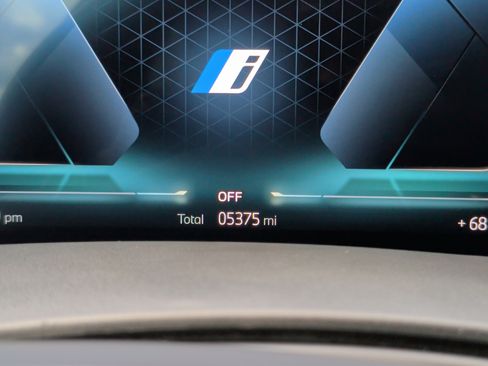 Certified 2025 BMW X5 xDrive50e w/ M Sport Package image 15