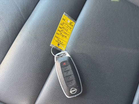 Used 2023 Nissan Rogue SL w/ SL Premium Package image 36